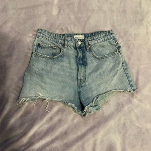 ZARA Size 8 Distressed Frayed Denim Jean Shorts